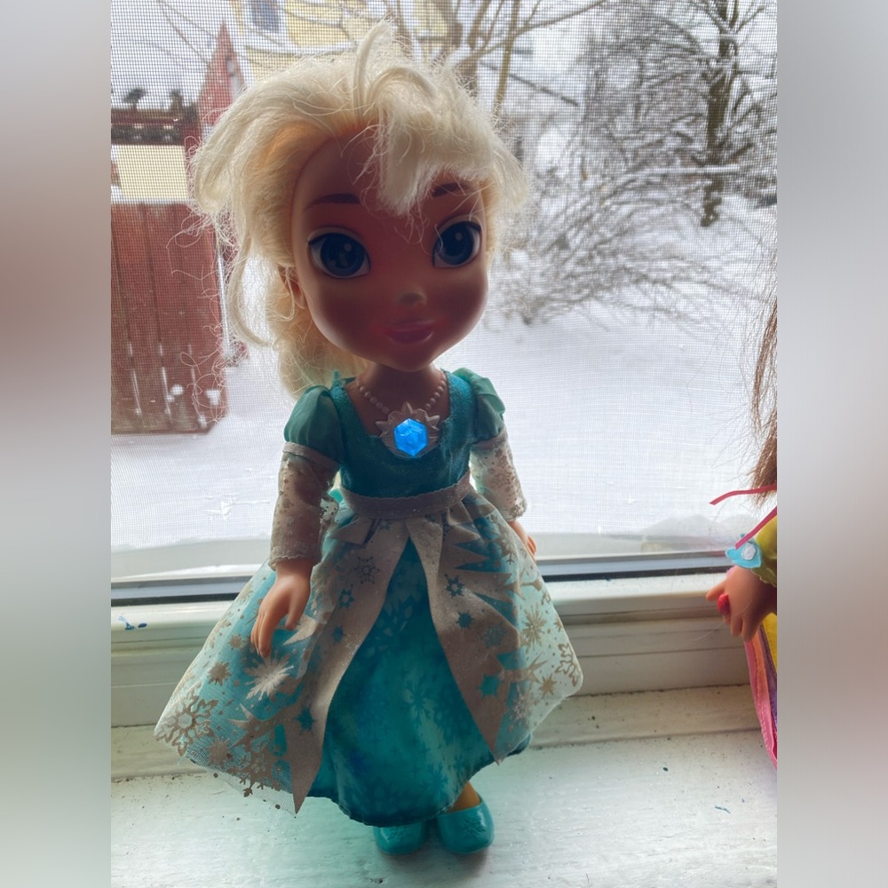 Elsa Singing and Talking Doll